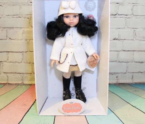 Кукла Карина в белом пальто, 32 см  
